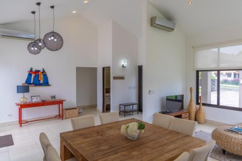 Modern Villa in Coronado 14 guests in Playa Coronado