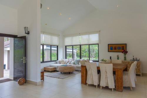 Modern Villa in Coronado 14 guests in Playa Coronado