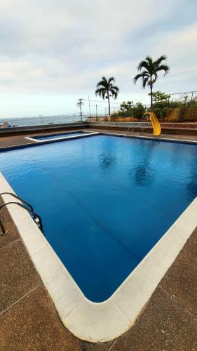 Swimming pool, Apartamento en Camuri Chico in Macuto