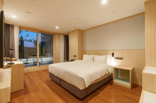 1 double bed