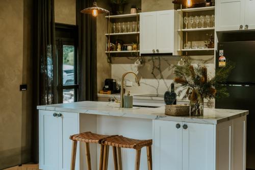 The Temple - Country Farm Retreat in Don Valley