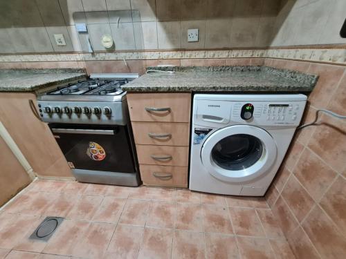 Cozinha, ALEX Hostel. in Sharjah Waterfront