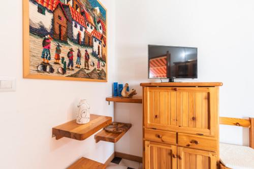 Coral House with Shared Pool and Sea View - Happy Rentals