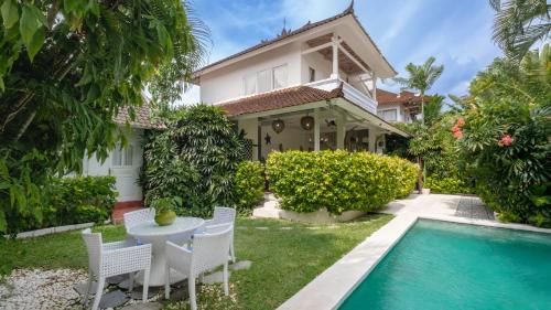 3 bedrooms, 4 beds
