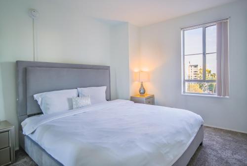 Luxury 2 Bedroom 2 Bathroom Residence Great View, Los Angeles (photo 7)