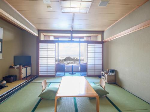 Japanese-Style Room