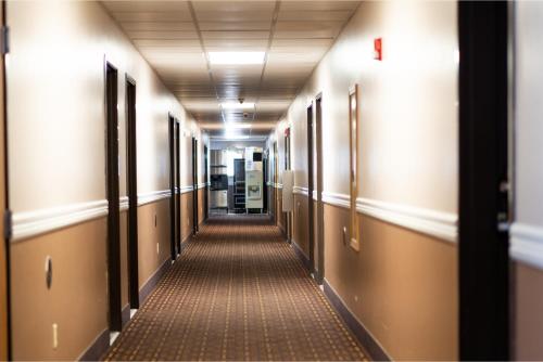 Coratel Inn & Suites New Richmond - image 2