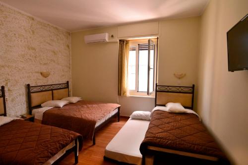 Electra Hotel Piraeus - image 11