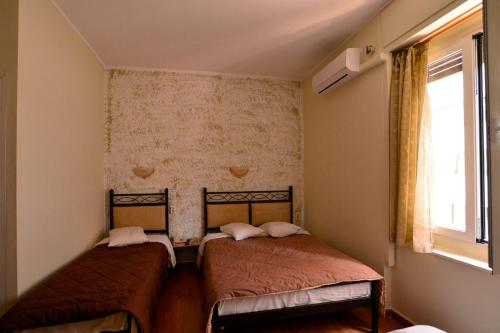 Electra Hotel Piraeus - image 10