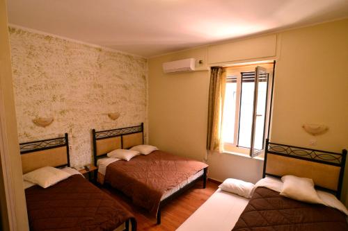 Electra Hotel Piraeus - image 4