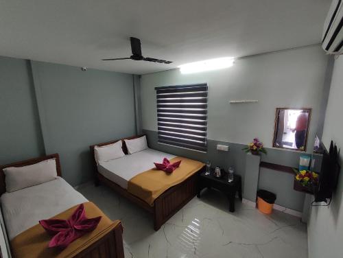 King Room image 2