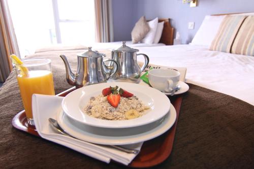 The Riviera Hotel & Holiday Apartments Alum Chine - image 2