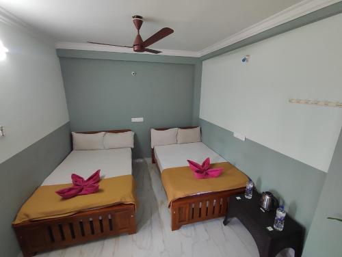 Double or Twin Room with Extra Bed image 1