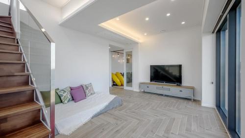 Pohang Sunrise Pool Villa