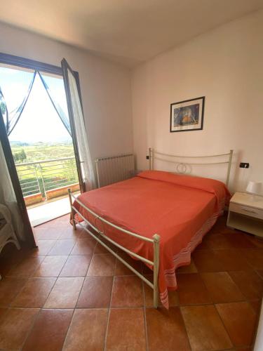 One-Bedroom Apartment with Balcony