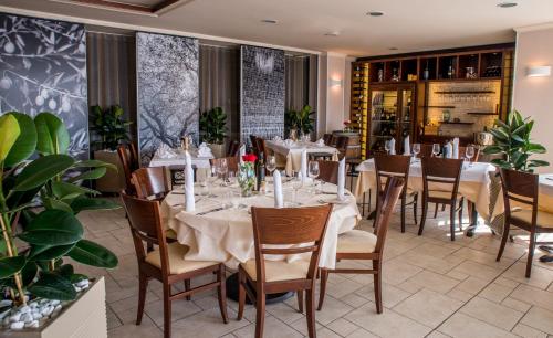 مطعم, Hotel Marina in إيزولا