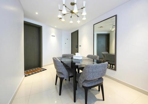 2BR in Damac Prive | High Flr Near to Burj Khalifa - image 9