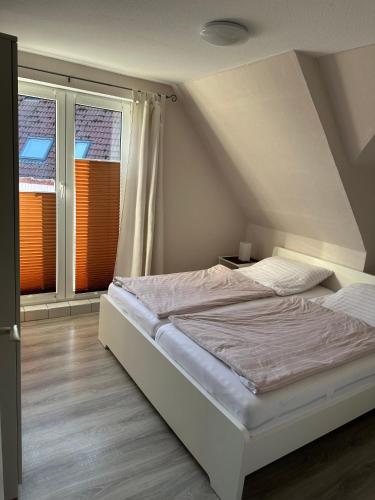 One-Bedroom Apartment image 5