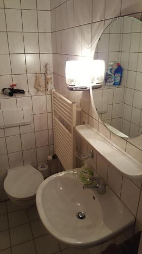 One-Bedroom Apartment image 1