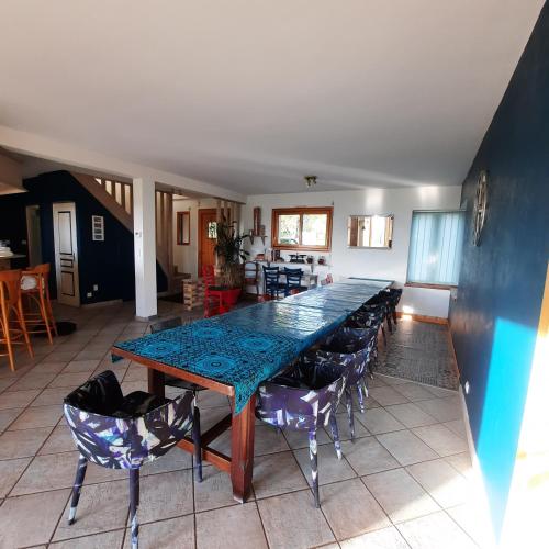 Étterem, Magnifique villa avec piscine intérieure (Magnifique villa avec piscine interieure) in Saint-Michel-de-Montjoie