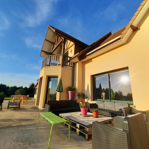 A szálláshely kívülről, Magnifique villa avec piscine intérieure (Magnifique villa avec piscine interieure) in Saint-Michel-de-Montjoie