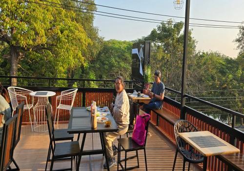 Erkély/terasz, 23 négyzetméteres, 1 hálószobás  1 fürdőszobával Tha Wa Su Kri területén (Nicha@Ayutthaya) in Ayutthaya folyópart
