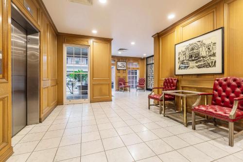 Stylish studio apartment opposite Carlton Gardens in Carlton