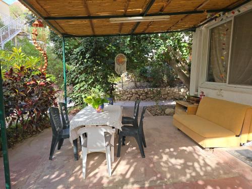 Facilities, Ein Gedi Family Apartment in Ein Gedi