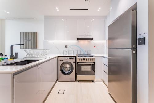 Close Proximity to Leisure Areas and City View 1BR, Binghatti Corner, Jumeirah Village Circle by Deluxe Holiday Homes, Dubai (photo 3)