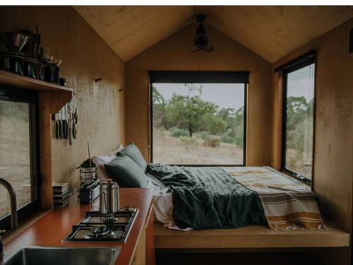 Remote Off-Grid Cabin in the Wilderness - Jude in Mūnambela