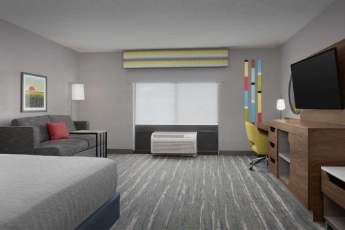1 king bed, 1 sofa bed