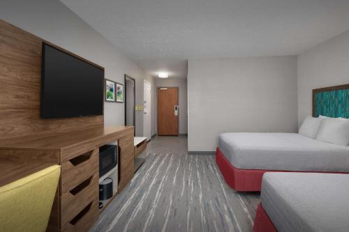 Hampton Inn Waterloo - image 8