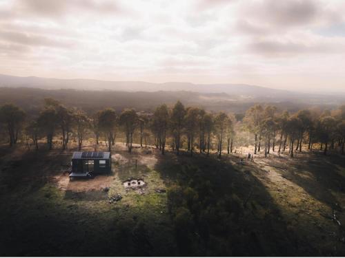 Designer Off-Grid Cabin Retreat by Famous Startup - Frankie in Mūnambela