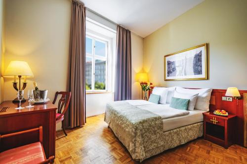 Wenceslas Square Hotel - image 3