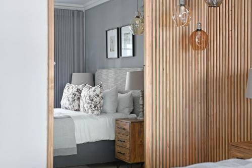 Modern Apt with Beautiful Views and Short Walk to Beach