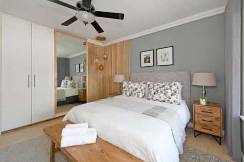 Modern Apt with Beautiful Views and Short Walk to Beach