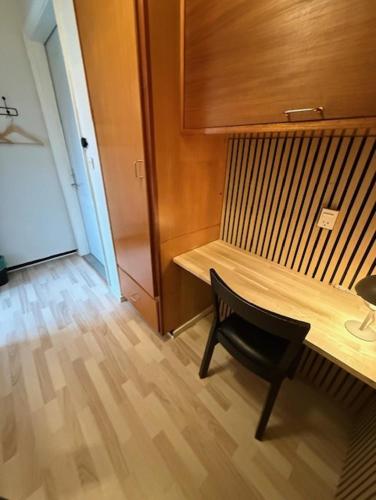 Folsted - Værelse 104 med eget badeværelse og fri parkering, Bindslev (foto 8)
