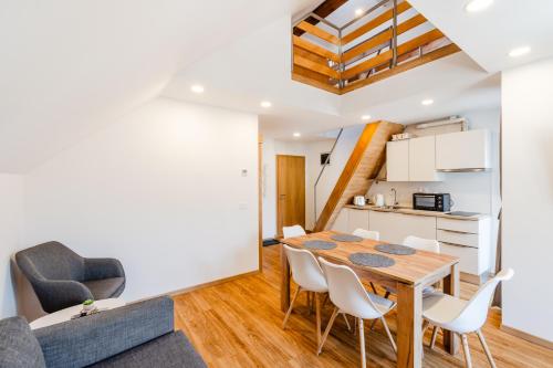 kuhinja, Apartments Skok with rafting and free parking in Bovec
