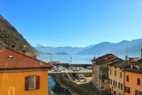 Studio Red - by MyHomeInComo, Argegno (foto 10)