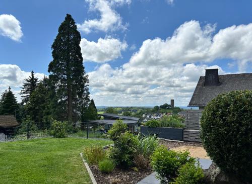 Skats, Ferienwohnung mit Terrasse und eigenem Garten in Ortsrandlage in Selters (Westerwald)