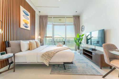 Near Golf Club High-Floor Studio with Balcony Minutes Away From Park, Damac Hills Carson B, Dubailand by Deluxe Holiday Homes, Dubaj (zdjęcie 7)
