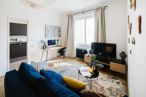 Prague Days - One-bedroom Apartment with Netflix and Workspace with iMac in New Town - image 4