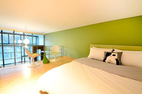 room detail thumbnail 0