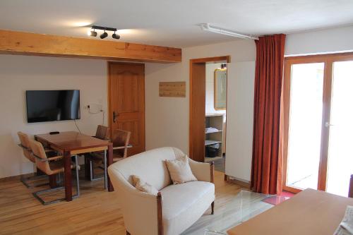 Haus Kleiner Turm 5 - Apartment - Tschagguns