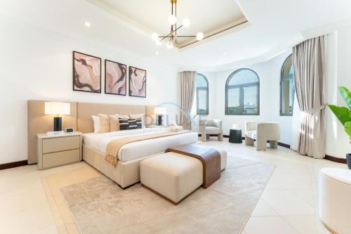 Beachfront 6BR and Assistant's Room Villa with Private Pool, Palm Villa, Palm Jumeirah by Deluxe Holiday Homes, Дубай (фото 3)