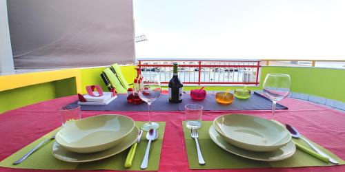 Casa Sunrise - The most secluded terrace at the port in 夏卡