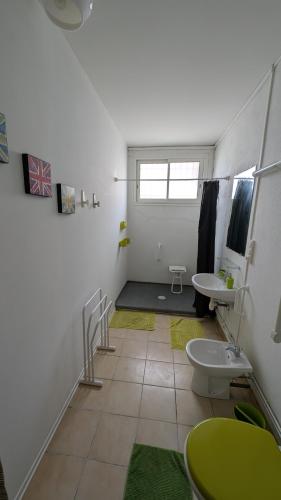 Vannas istaba, Appartement avec jardin centre village avec accès PMR (Appartement avec jardin centre village avec acces PMR) in Le Fossat (Midi-Pyrenees)