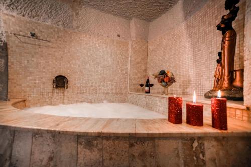 Pezsgőfürdő, ZEUS CAVE SUITES  in Göreme