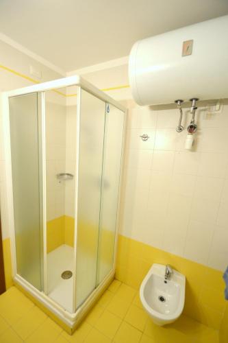 One-Bedroom Apartment image 8