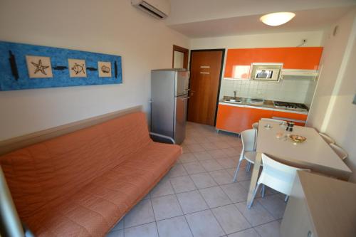 One-Bedroom Apartment image 7